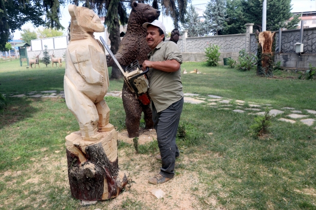 Fırtınada kırılan ağacı ayı minyatürüne dönüştürdüler